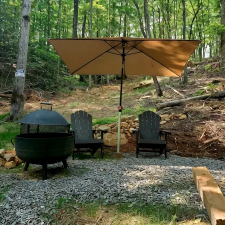 Cozy cabin close to white water rafting, ziplining, hiking & Harrah's casino.