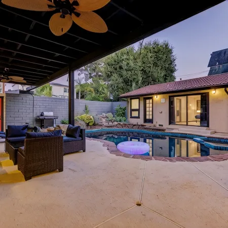 Sunset Spanish Villa W/ Pool, Pool table, BBQ +