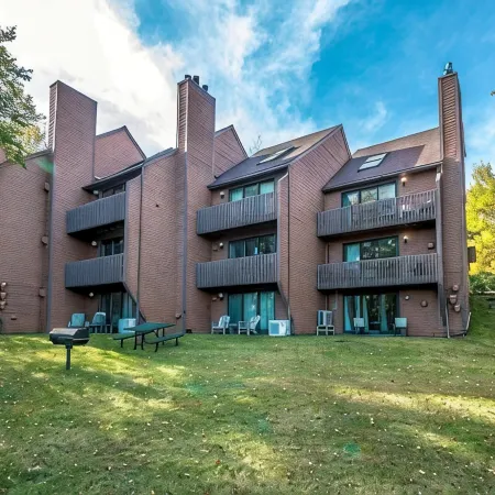 Stunning 2BR with Mountain Views - Nordic Village