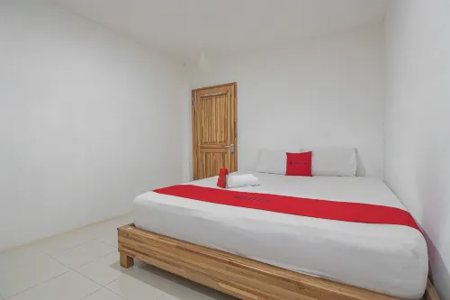RedDoorz Near Gajah Mada Pontianak - Homestays