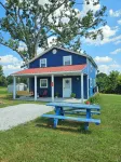 Liberty Lodge -- Beautiful 2-Bed 2-Bath Cabin w/ Fast WiFi, AC & in Unit Laundry - 木屋