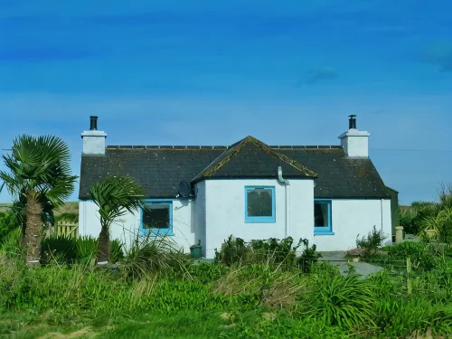 Welcome to Airidh an Dobhrain - our secluded cottage by the lochside - Homestays