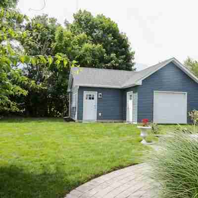 Blue Bay Dream w/ Seasonal Outdoor Jacuzzi, Cabana + Office Hotel Exterior