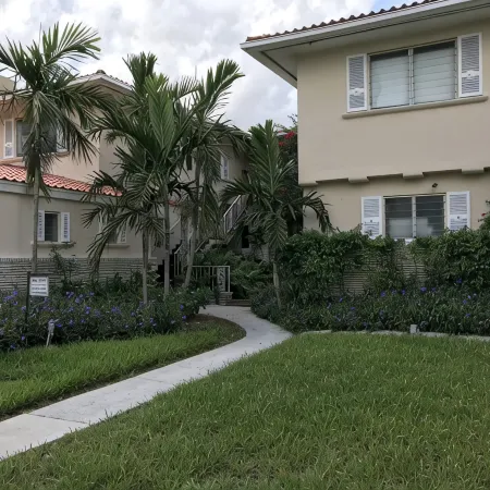 Beautiful Wide Bayfront Villa la Vue unit