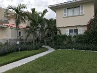 Beautiful Wide Bayfront Villa la Vue unit - balcony