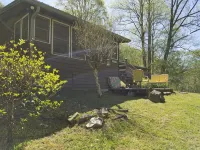 Quaint, peaceful, & creekside!  Alarka Peaceful Creek Cabin - Bryson City - 2-Star