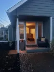 <br>~Keasington House, a Mid Century Gem in Hucrest.  2bdrm, 2bath - 3 stjerner