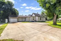 Spacious 4-bedroom w/ full en suite baths -  1/2 mile from Covington Square! - 4-Star
