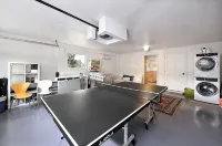Spacious 3 bedroom, 2 bathroom luxury home; AC; 1 mile to historic Canyon Road - บังกะโล