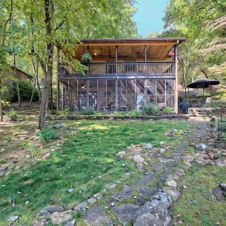 Private Dock, Mountain View, Lake Front, 2 kayaks, 2 SUPs, 1 canoe, Hot tub