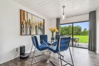 Modern 3bed, 2bath House in Wesley Chapel, with EV Charging Outlet, AC, & WiFi. - Boutique