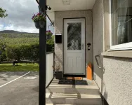 Dunroamin Bed and Breakfast - parking