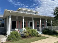 Full Beach House - Clipper Cove Cutie - 3-5 Min Walk to Beach - Sleeps 10 - Bungalows
