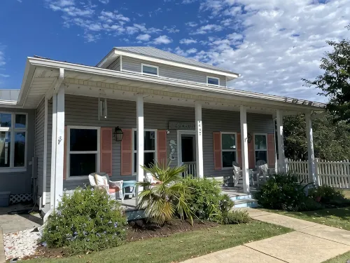 Full Beach House - 3 Kings 3 Baths- 3-5 Min Walk to Beach - Sleeps 10 - บังกะโล