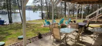 Beautiful Lake Front in Quiet Cove, Convenient to Boat Ramp, Dining & Shopping - 3 stjerner