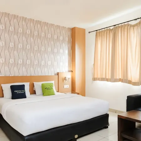 Urbanview Hotel Cosmo Jambi