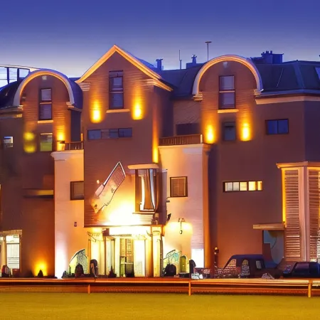 Grot Hotel โรงแรมในมาลบอร์ก
