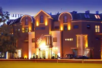 Grot Hotel - 3-Star