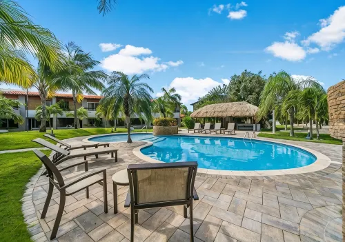 Eagle Beach Luxury House, Walking Distance to the Beach - Balkon