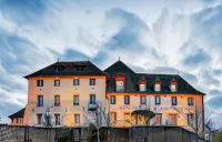 Hostellerie de la Tour d'Auxois - Kæledyr tilladt