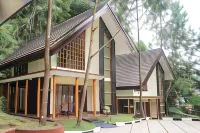 Lembah Permai Resort - parking