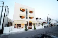 Albergo 2 Mari - Parvekkeita