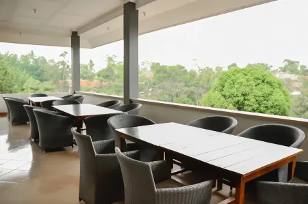 Bumi Ciboled Mitra RedDoorz Near Gerbang Tol Pamulihan Отели рядом с достопримечательностью «Prabu Geusan Ulun Museum»