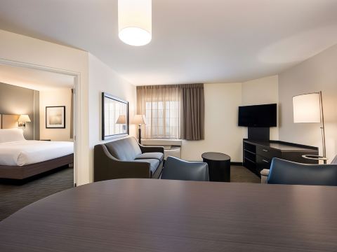 Sonesta Simply Suites Chicago Waukegan