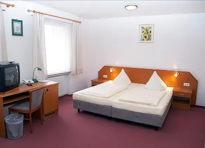 Altstadthotel Wienecke Garni Hotels in der Nähe von Evangelisch-lutherisches Pfarramt Destedt