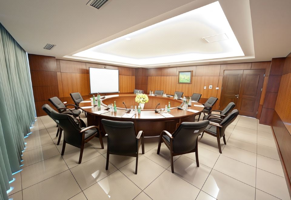 Muong Thanh Grand Xa La Over view