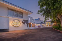 Roadies Rostel - Best Adventure Resort in Ahmedabad. Hotels in Malarpura