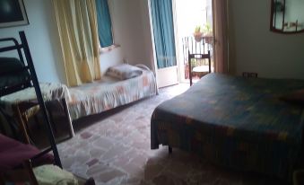Room in Guest Room - Large Triple Room for Max 3 People