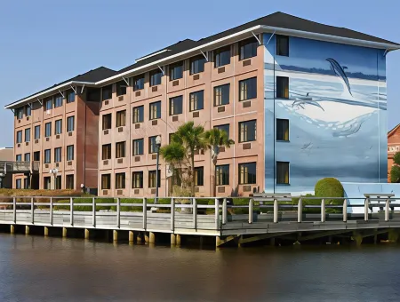 Best Western Plus Coastline Inn Отели в г. Нью-Хановер