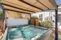 Serene Clifton Retreat with Hot Tub and Fire Pit! - Wifi