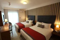 Royal Macaé Palace Hotel Hotels near Carvalho Educational Center