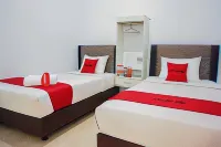 RedDoorz Near Velodrome Malang 2