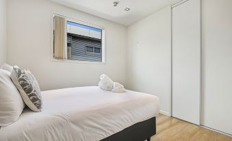 Central Two-Bedroom Apartment Close to Spark Arena