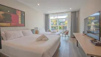 The Parkmore Hotel Hotels in Parkville
