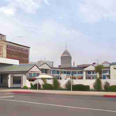 Travelodge by Wyndham Fresno Convention Center Area Hotel Exterior