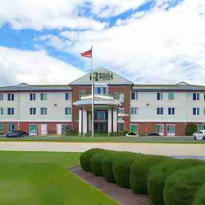 Holiday Inn Express & Suites Cincinnati-Blue Ash Hotel Exterior