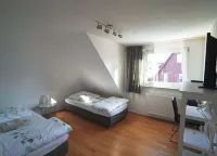 Fewo Reutlingen Heinestrasse Hotels in der Nähe von ALB-GOLD Naturgarten