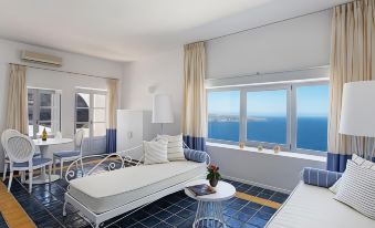 Lilium Santorini Hotel