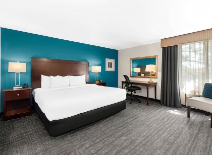 La Quinta Inn & Suites by Wyndham Portland NW