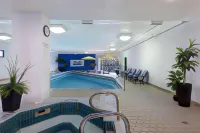 Days Inn by Wyndham Niagara Falls Near the Falls - Yüzme Havuzu