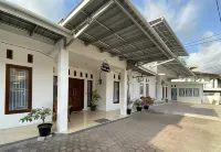 Guesthouse Pondok Amak Hotels in West Padang