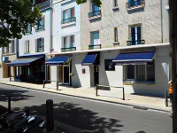Un Hotel Sur le Port