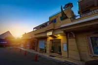 The Gate Hotel Front Pyramids & Sphinx View Hotels near Pyramid of Menkaure