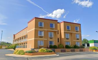 Copley Inn & Suites, Copley - Akron - Housity