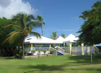 Tamarind Reef Resort Spa & Marina Hôtels à : East End