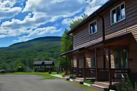 Аммонит Отели рядом с достопримечательностью «Водопады Руфабго»